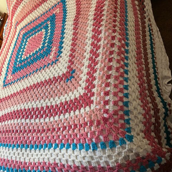 VTG Handmade Crochet Granny Square Afghan Blanket Pink Blue White Cozy Home - Picture 11 of 16